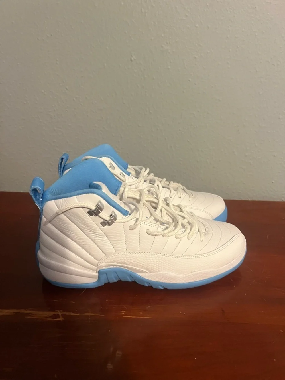 Jordan Men's Athletic Shoes White and Light Blue Retro 12 Melo Sz 7